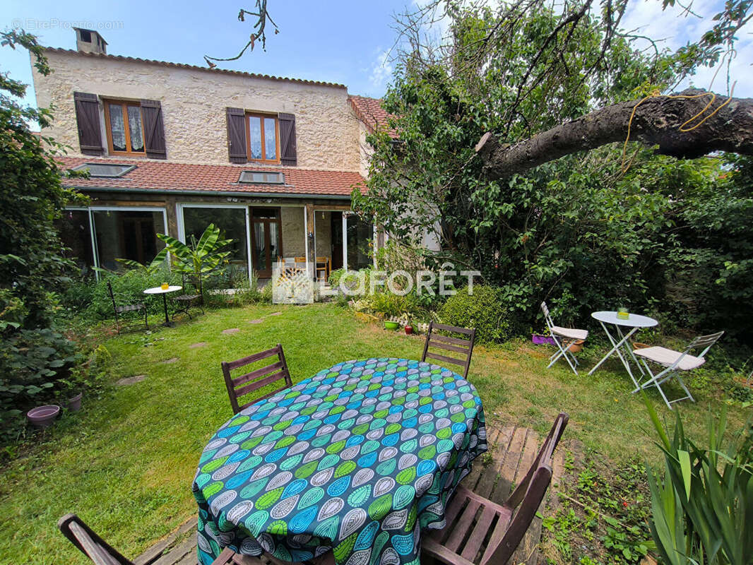 Maison à ROSNY-SUR-SEINE