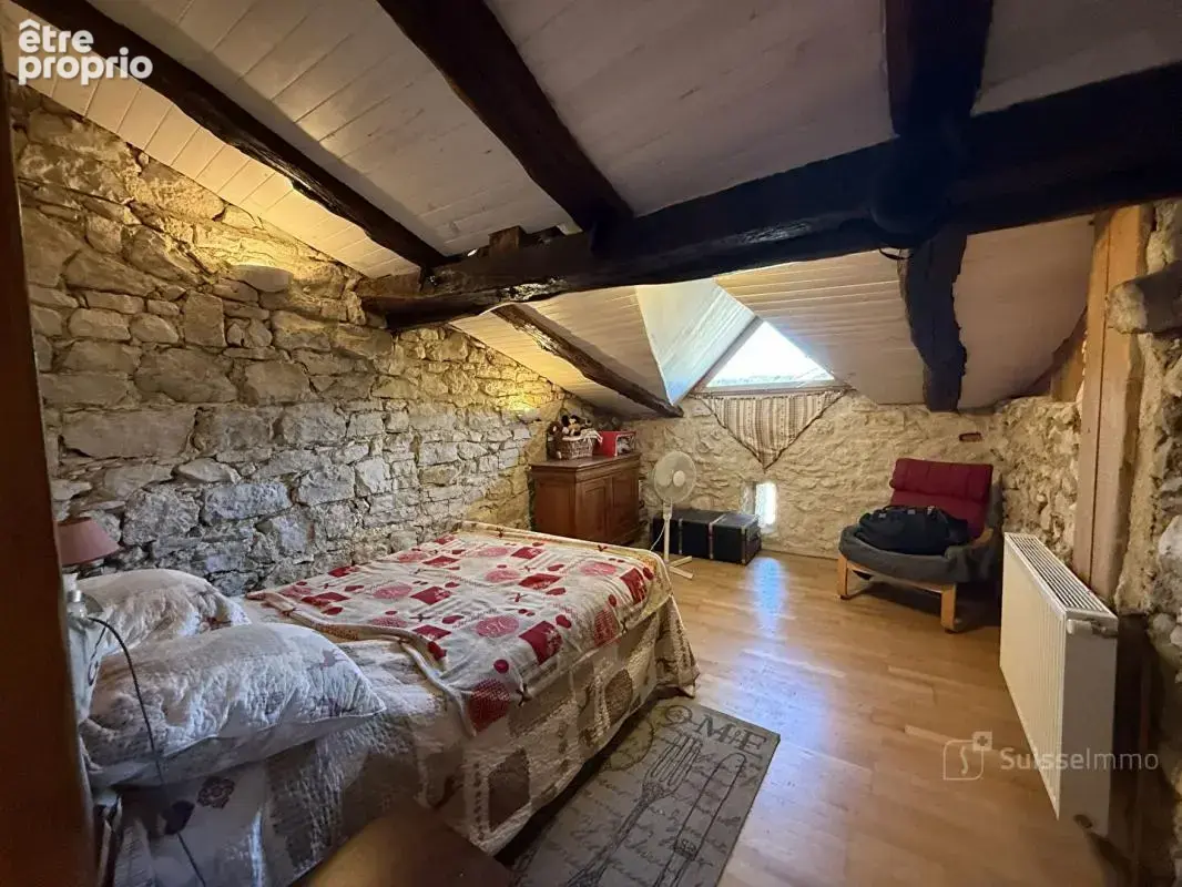 Maison de village Oyonnax 3 pièce(s) 98 m2 et dépendances - photo 12