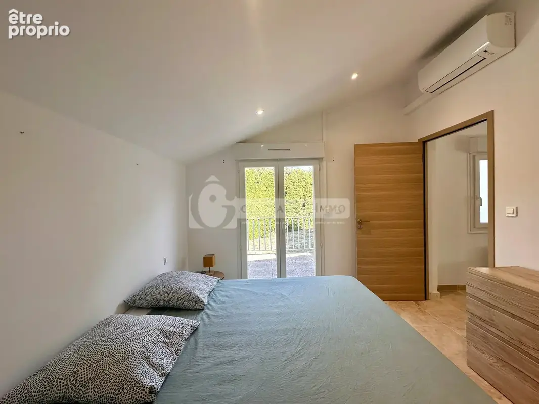 Maison de plain-pied proche centre de Fontvieille. - photo 9