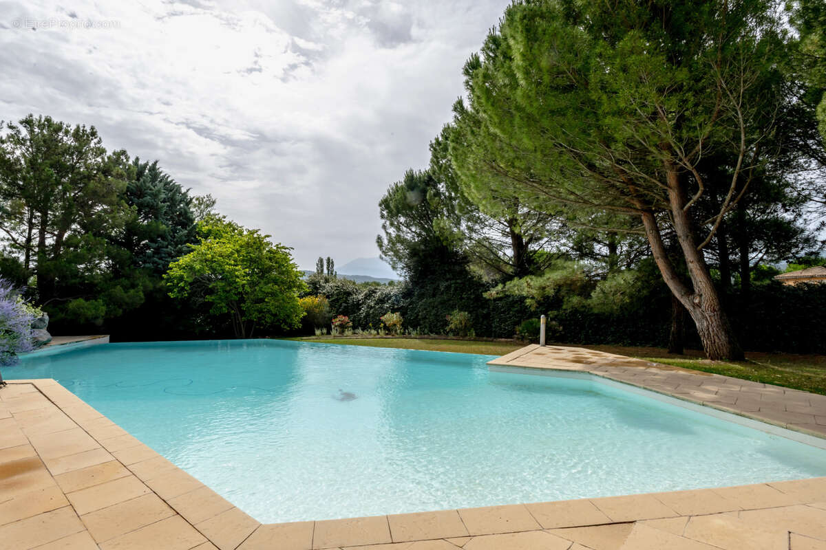 Maison à VAISON-LA-ROMAINE
