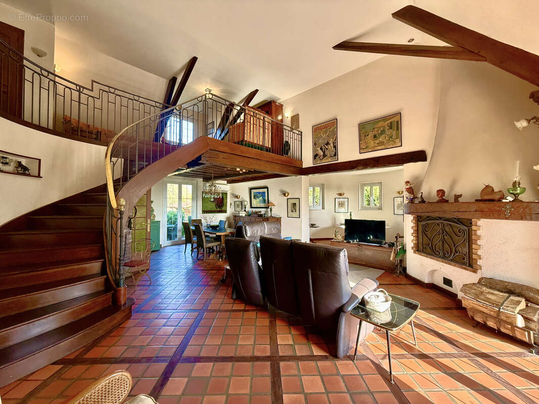 Maison à PARAY-LE-MONIAL