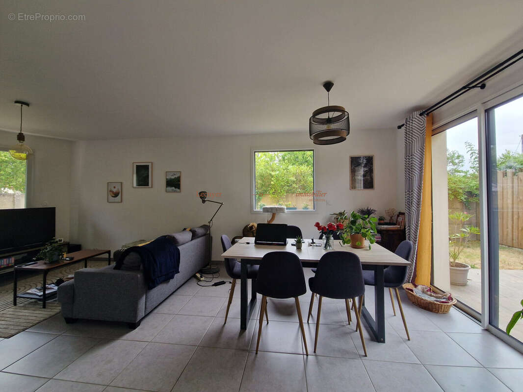 séjour - Maison à SAINT-SEBASTIEN-SUR-LOIRE