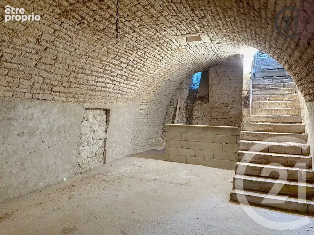 Maison 4 pièces 139 m² à vendre à Saint-Bris-Le-Vineux (89530) - photo 11