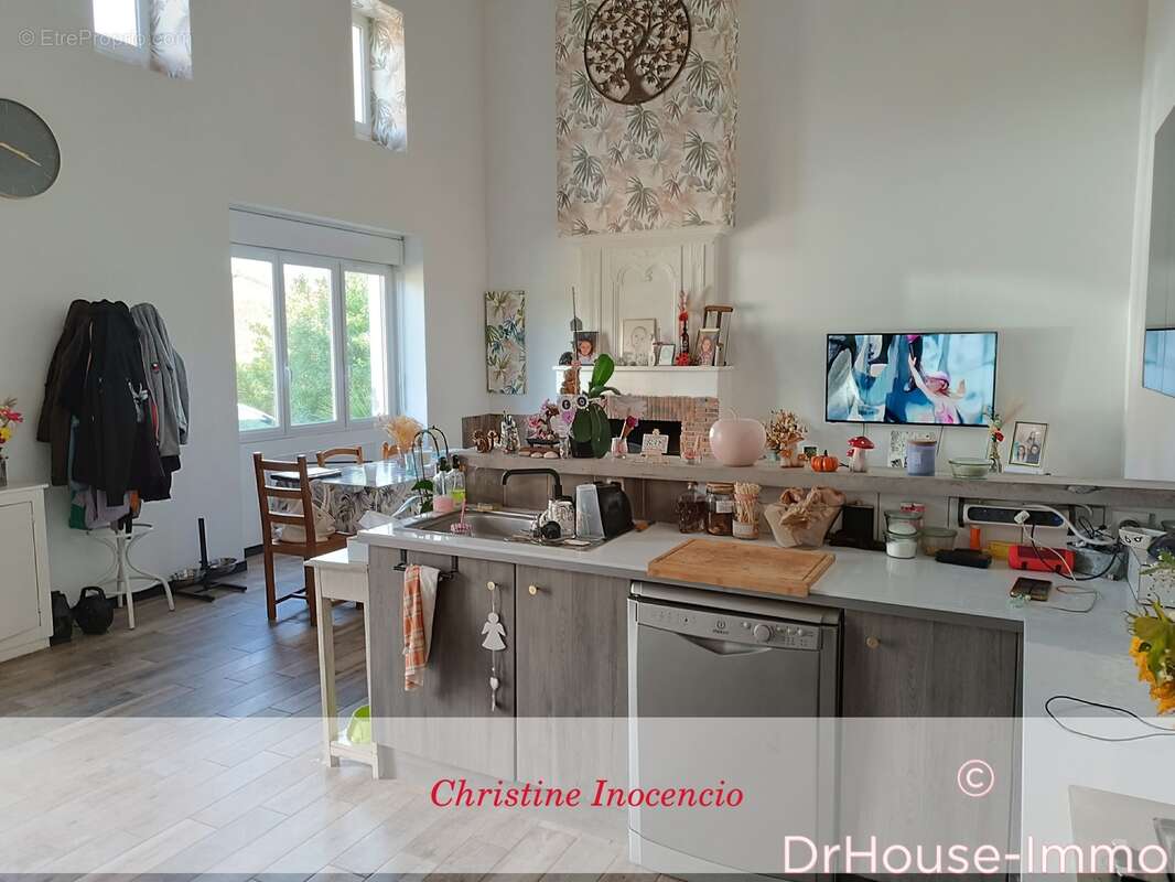 Maison à MONTLIEU-LA-GARDE