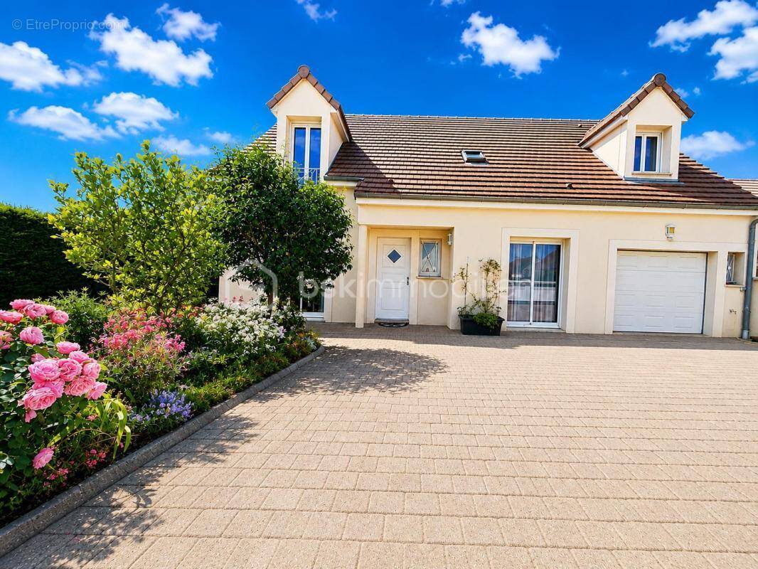 Maison à EPERNON