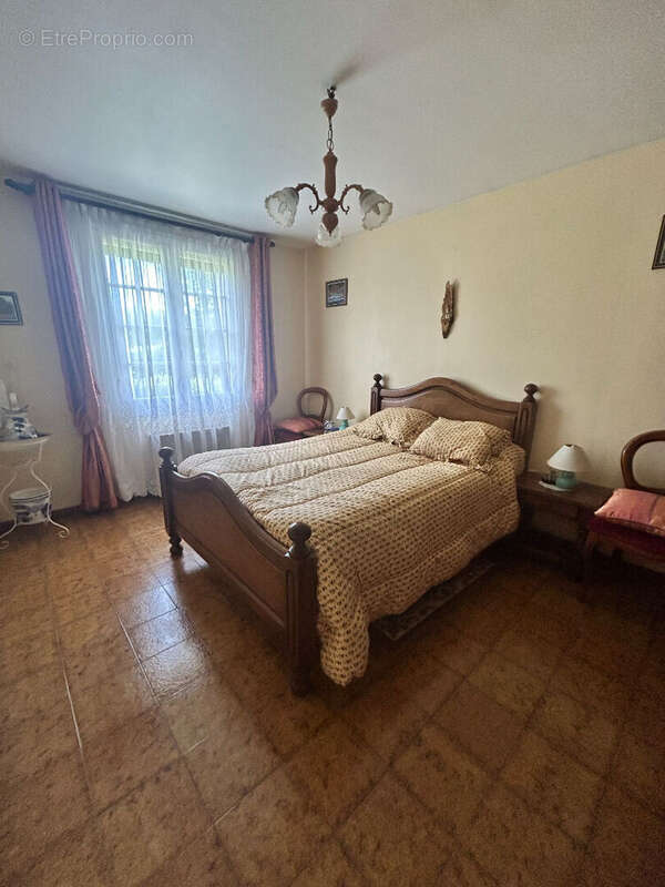 A vendre, Maison 8 pièces à Chaintreaux - photo 4