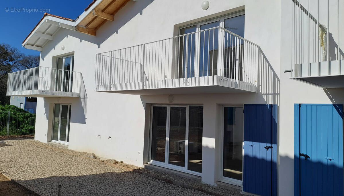 Appartement à BREUILLET