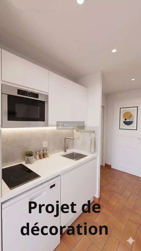 Appartement à ROQUEBRUNE-SUR-ARGENS