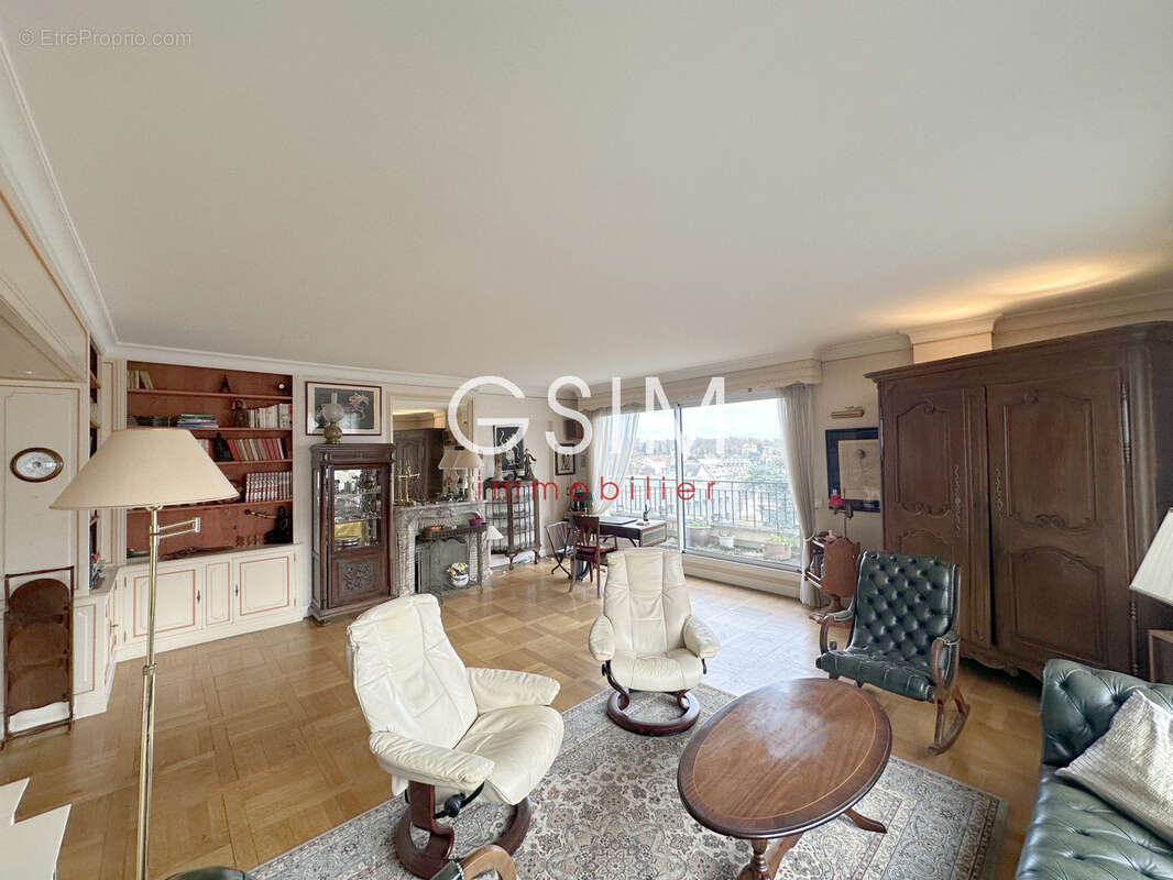 Appartement à VILLE-D'AVRAY