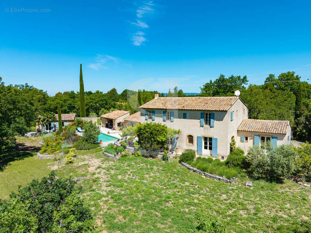 Maison à MENERBES