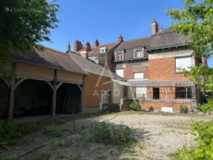 Orchies  demeure bourgeoise d'exception  439 m² habitables  un bien rare aux possibilités infinies - photo 3