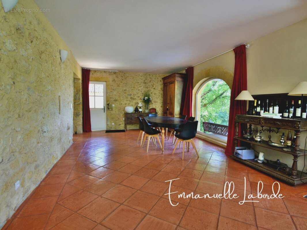 Propriété en pierre avec maison d’amis, piscine et 2,5 hectares LALINDE (24) - photo 5