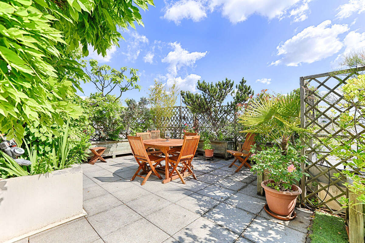 Appartement à LEVALLOIS-PERRET