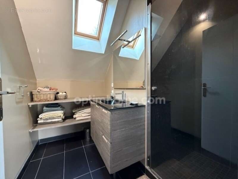 Maison à SAINT-CYR-SOUS-DOURDAN