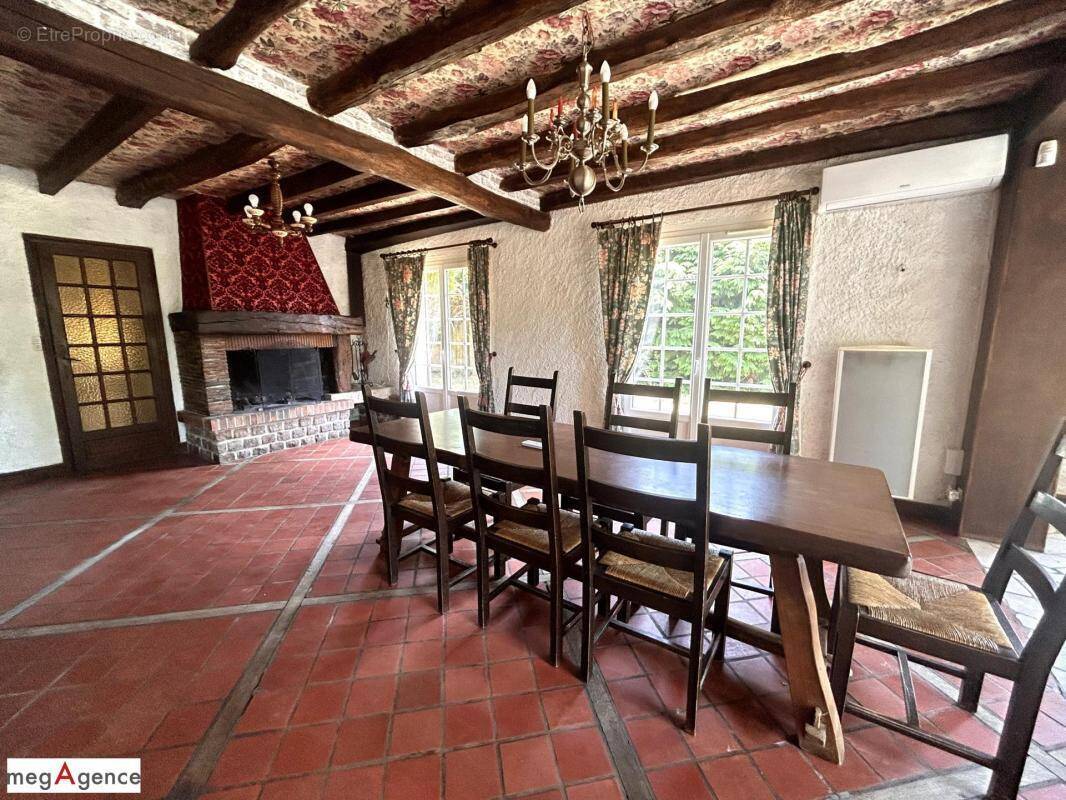 Maison à MASLIVES