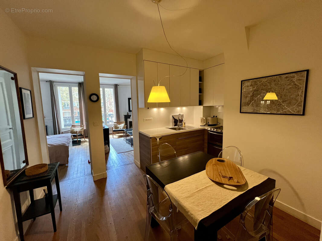 Appartement à PARIS-14E