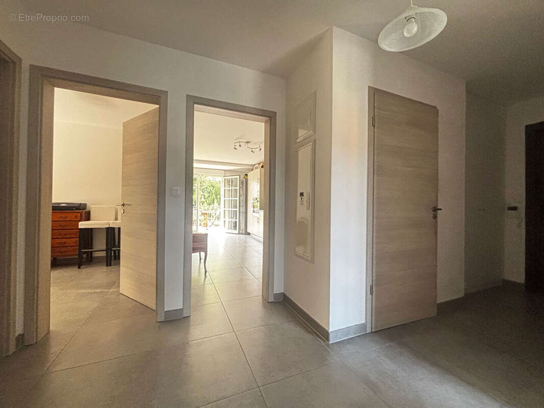 ROSHEIM - Appartement 4 pièces 81m² + terrasse sud - photo 9