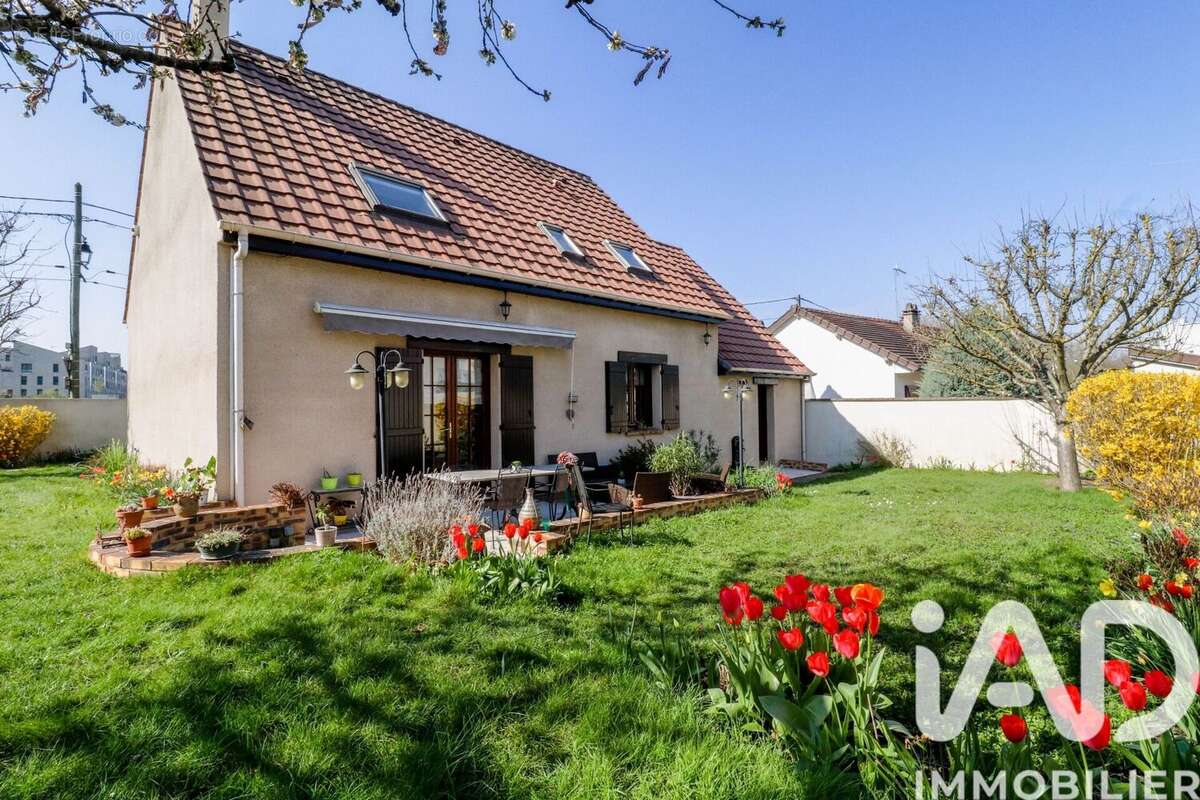 Photo 2 - Maison à SAULX-LES-CHARTREUX