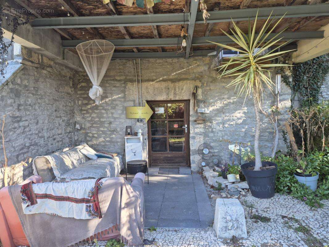 Rare! Un coin de paradis à BRIE , maison en pierre, unique - photo 10