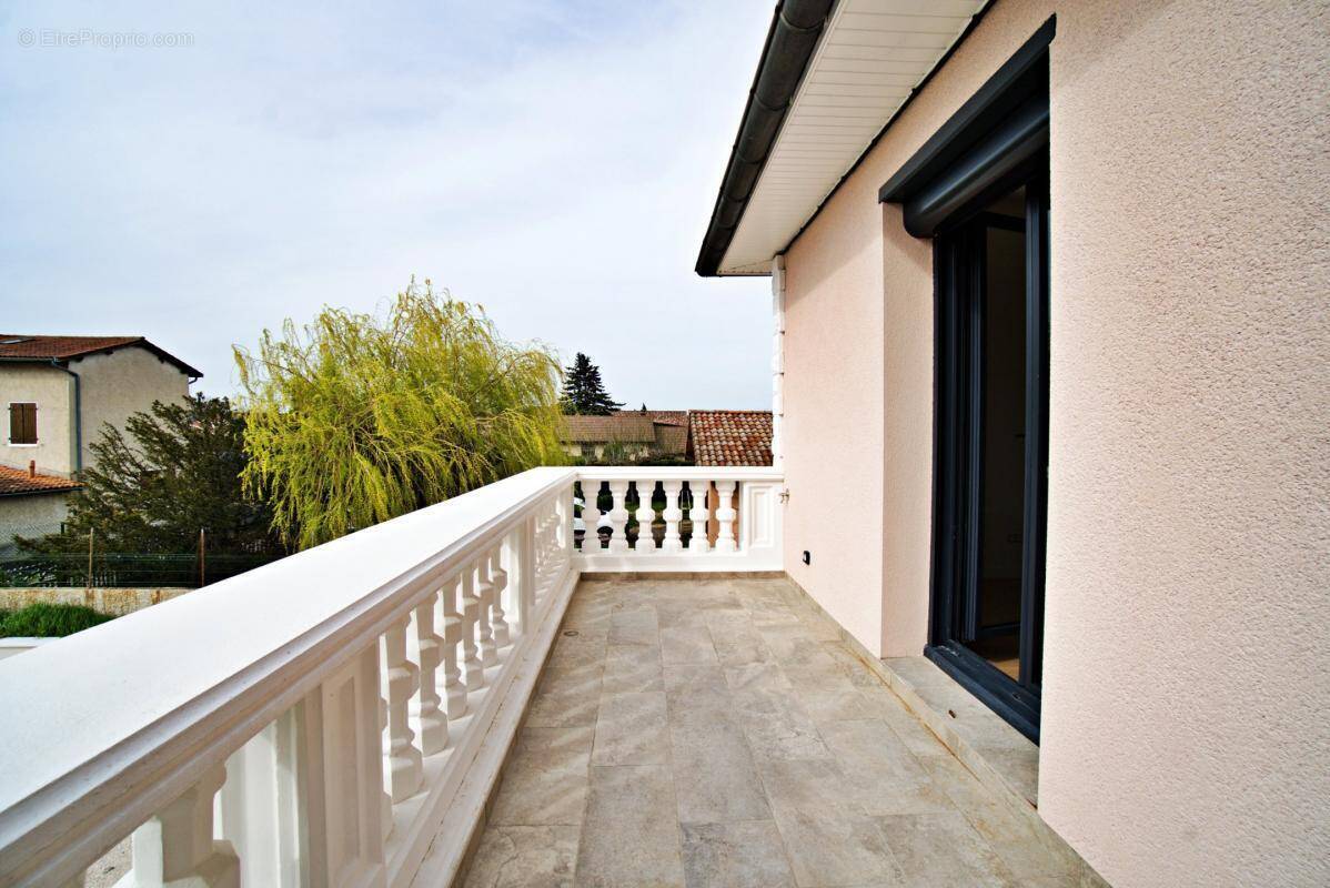 Appartement à QUINCIEUX