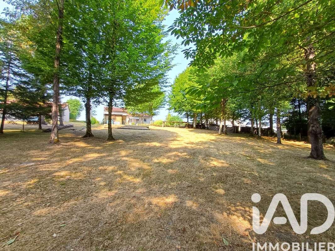 Maison 111 m² à Milhac-D'auberoche  - photo 3