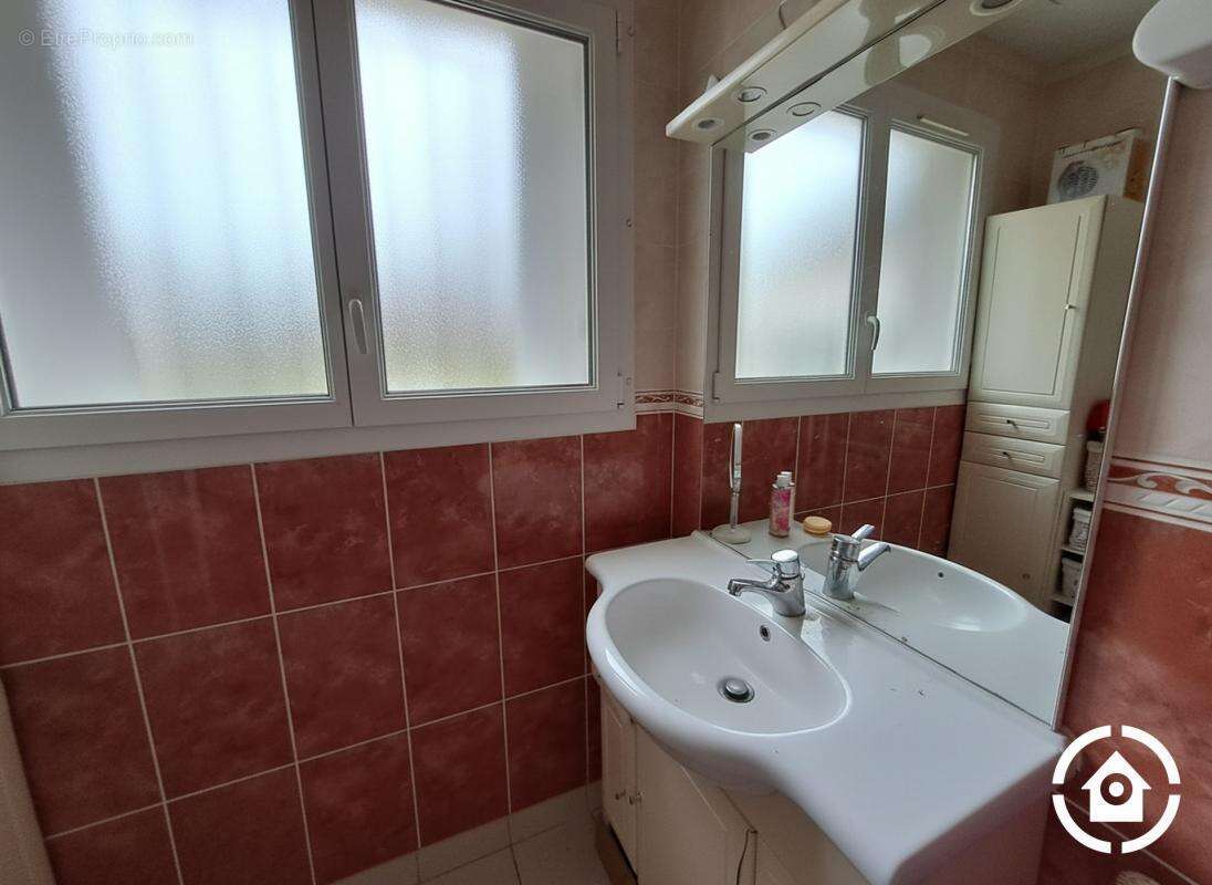 Maison plain-pied - 2 chambres - véranda - photo 13
