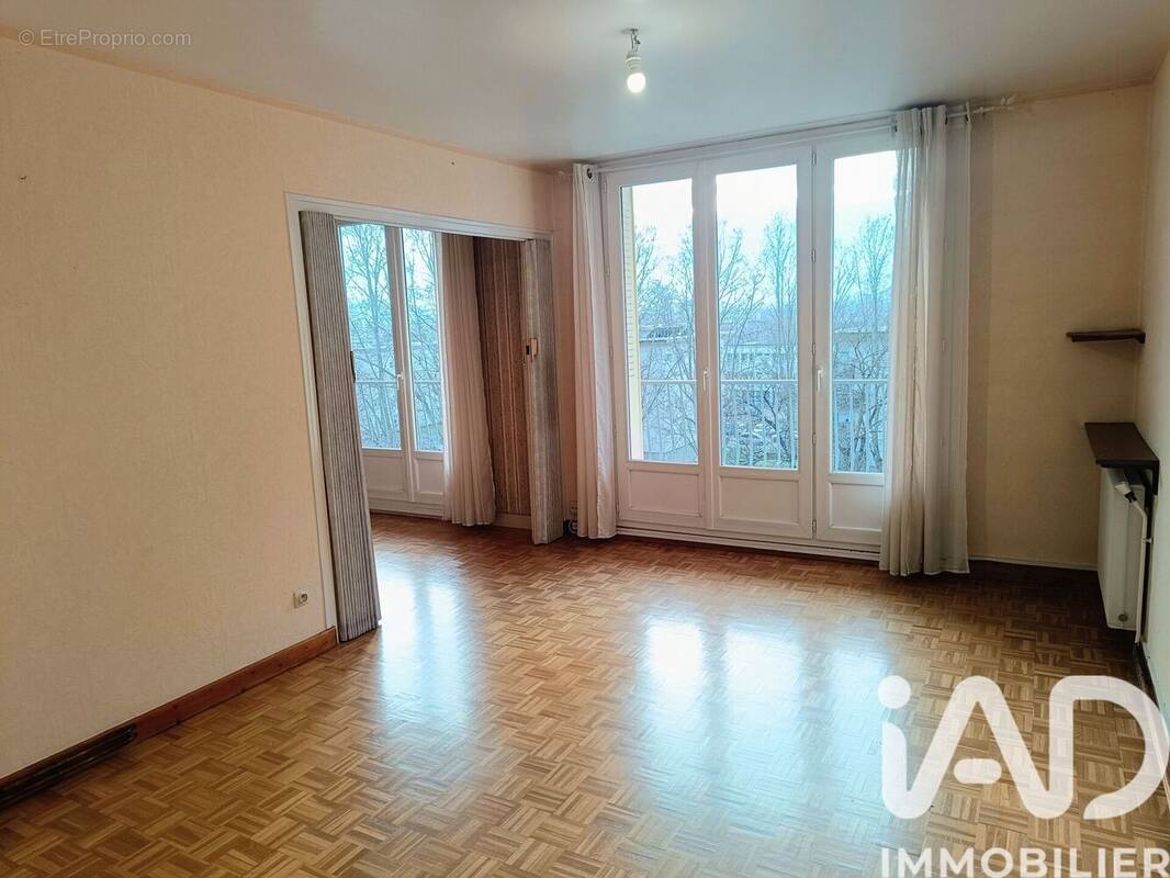 Photo 1 - Appartement à SAINT-MARTIN-D'HERES