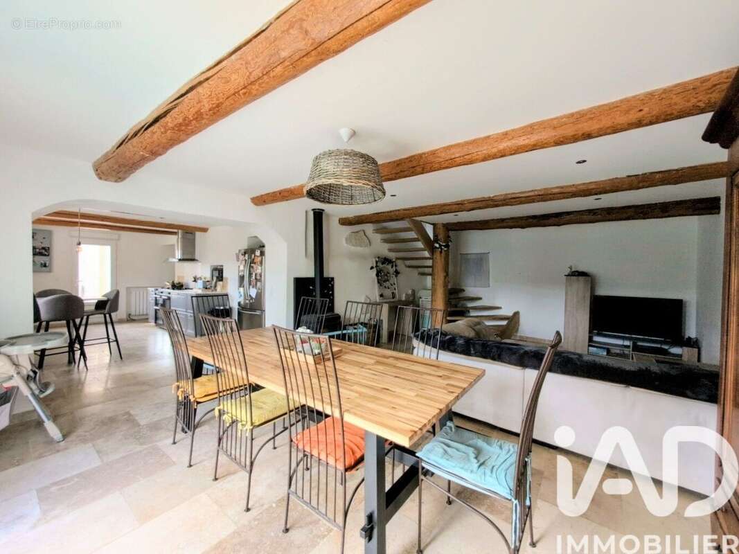 Maison 266 m² à Pernes-Les-Fontaines  - photo 5