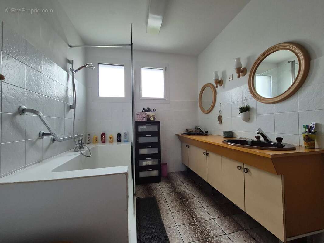 Maison à MESLAY-DU-MAINE