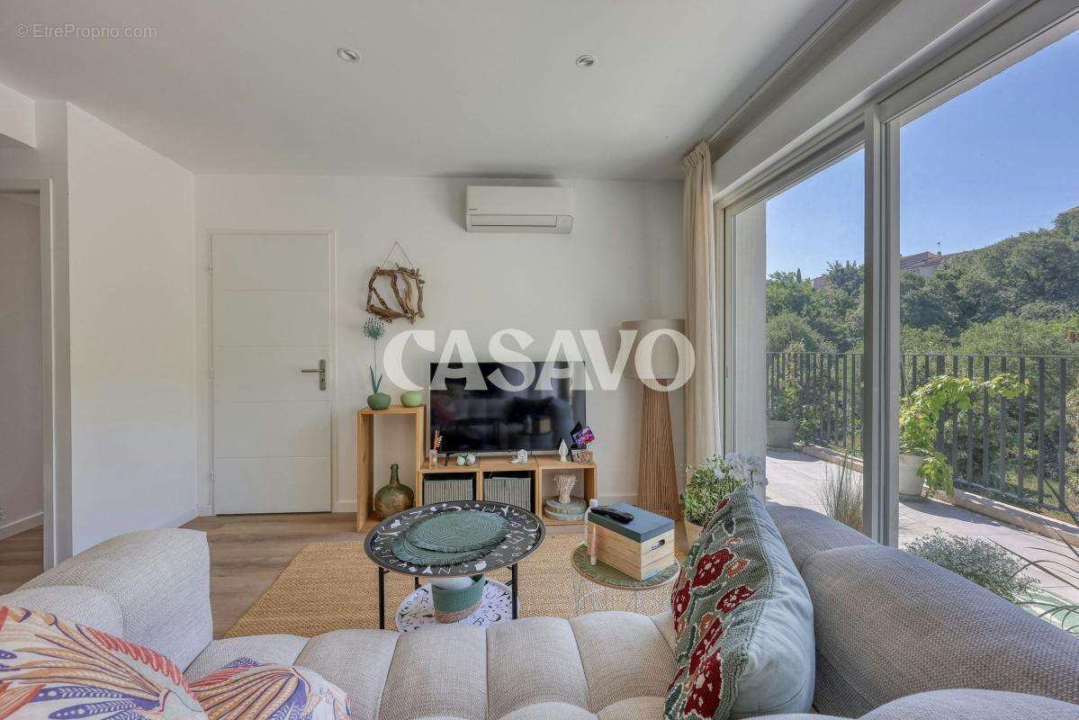 Vente Appartement 3 pièces de 69m² - 13640 La Roque-d'Anthéron - photo 3
