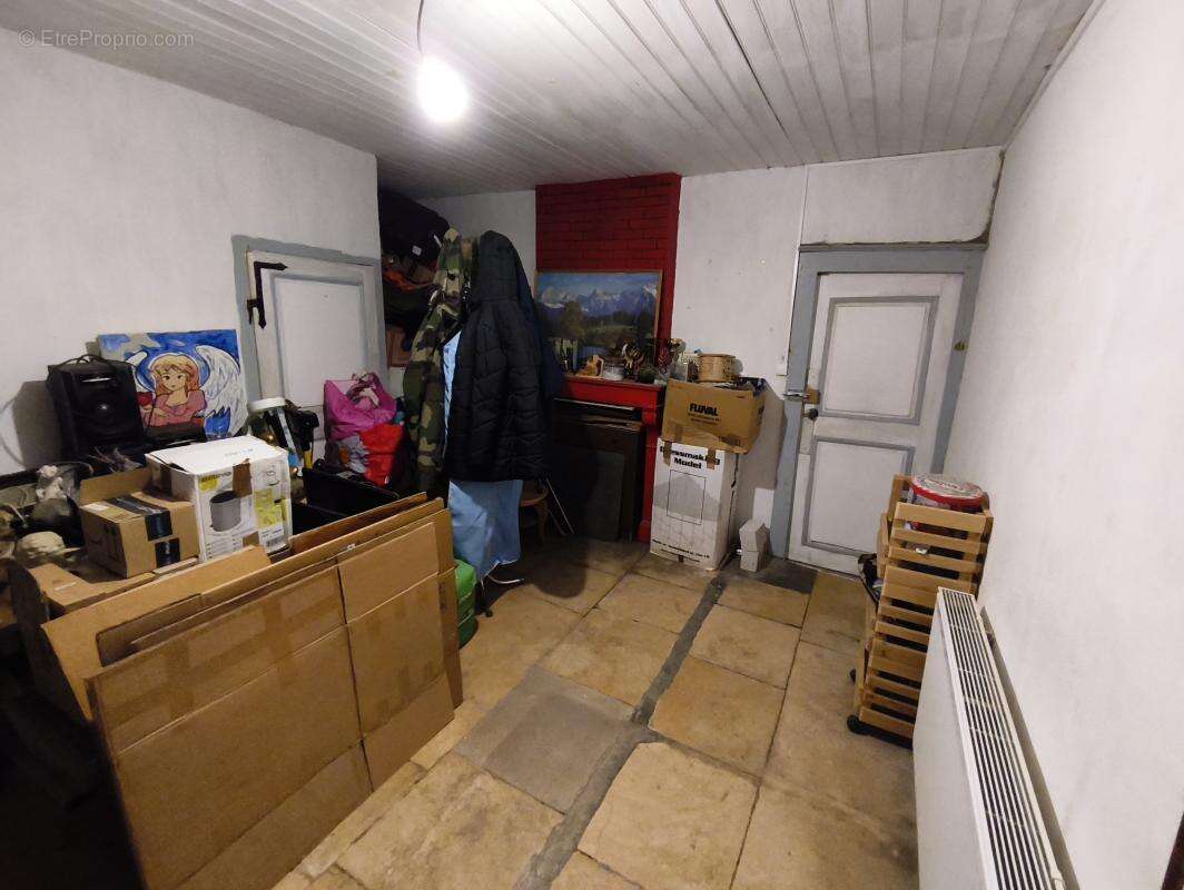 Maison à COMBEAUFONTAINE