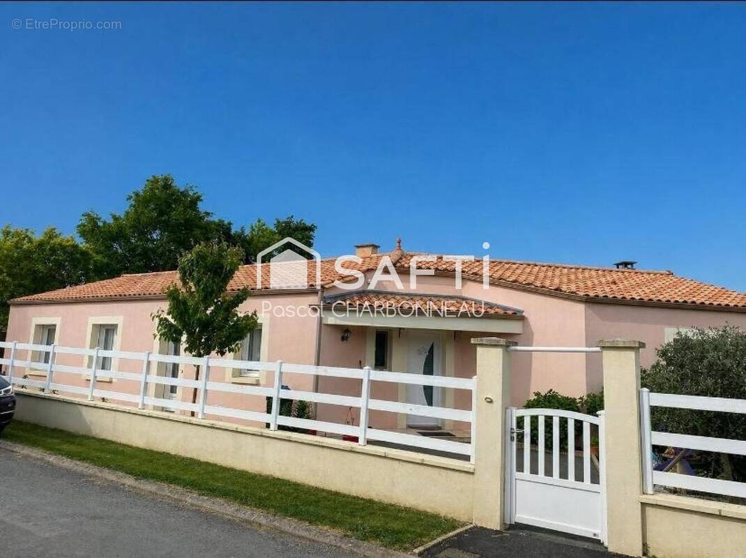 Photo 1 - Maison à LA CHATAIGNERAIE