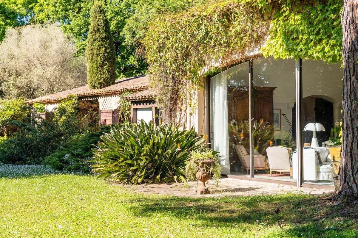Maison à MOUGINS