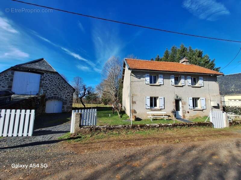 Maison à MUR-DE-BARREZ