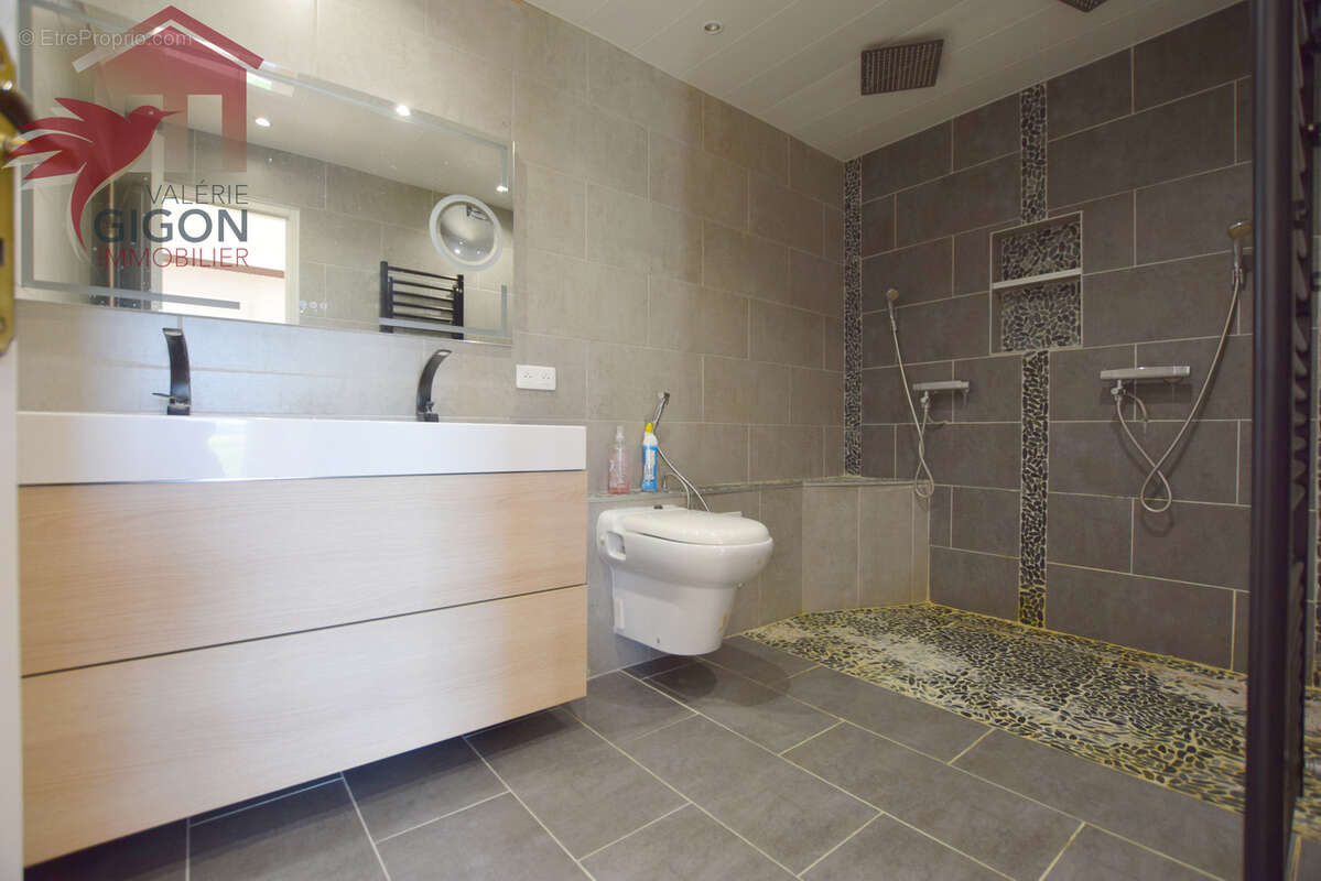 Maison à VIEUX-CHARMONT