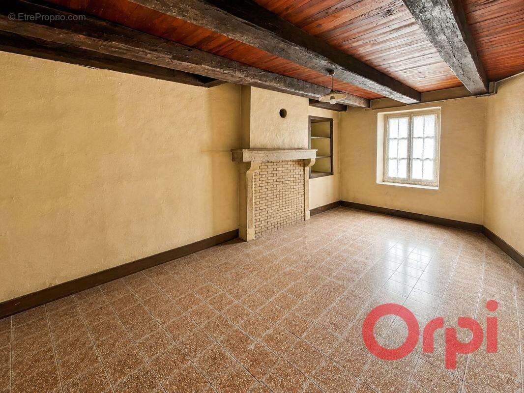 Maison avec grange - Beau potentiel - photo 10
