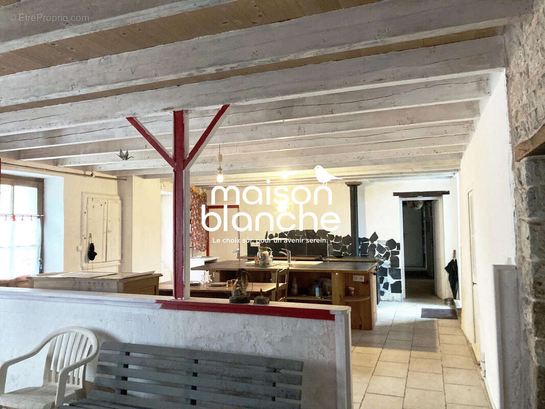 Maison à PAMPROUX