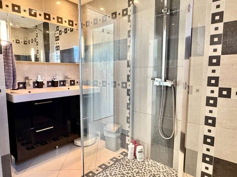 Maison à CORNILLON-CONFOUX