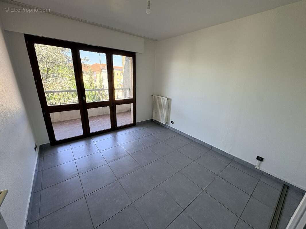 Appartement à ROMANS-SUR-ISERE