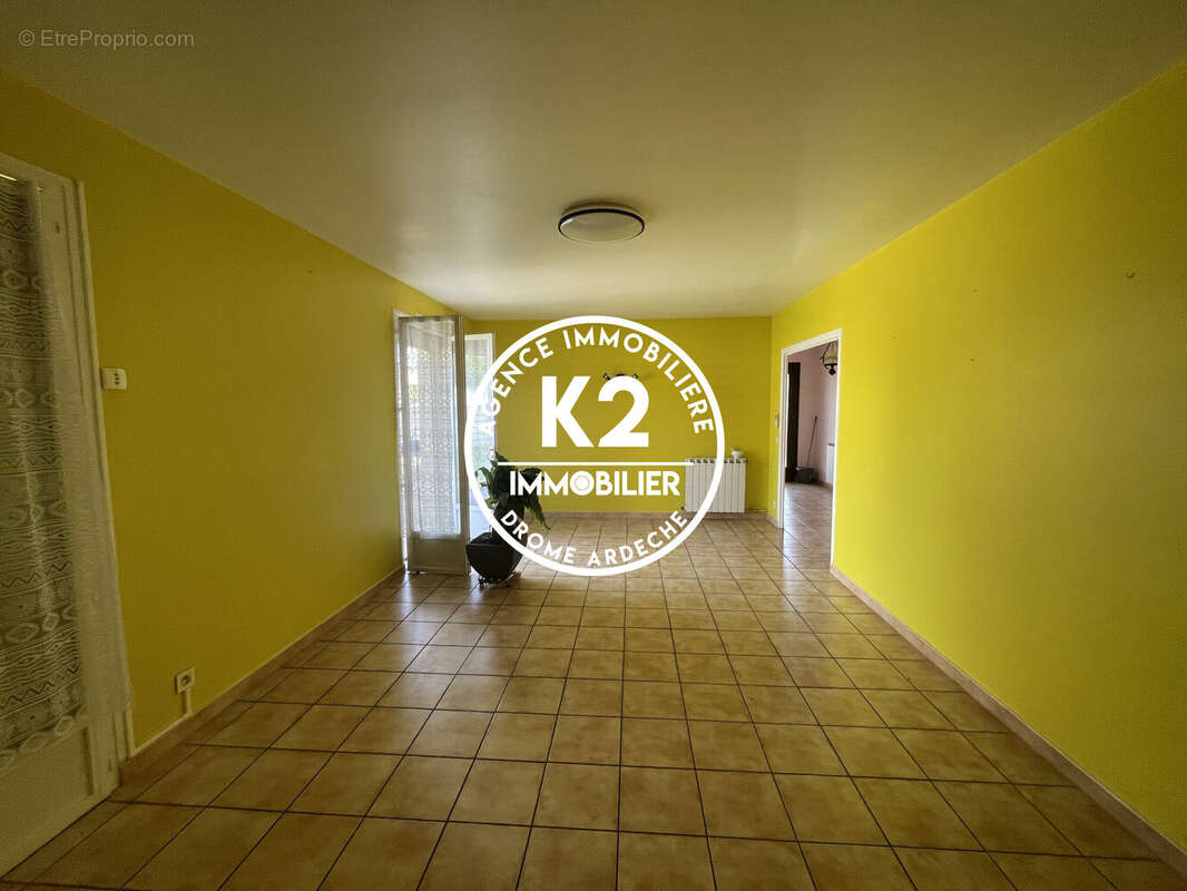 Maison à MONTELIMAR