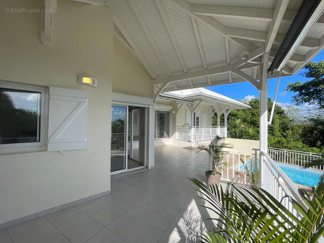 Maison à LES TROIS-ILETS