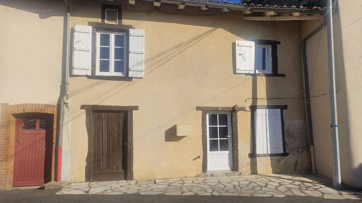 Maison à PEYRAT-DE-BELLAC