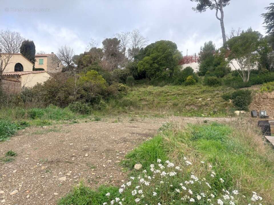 Terrain à AIX-EN-PROVENCE