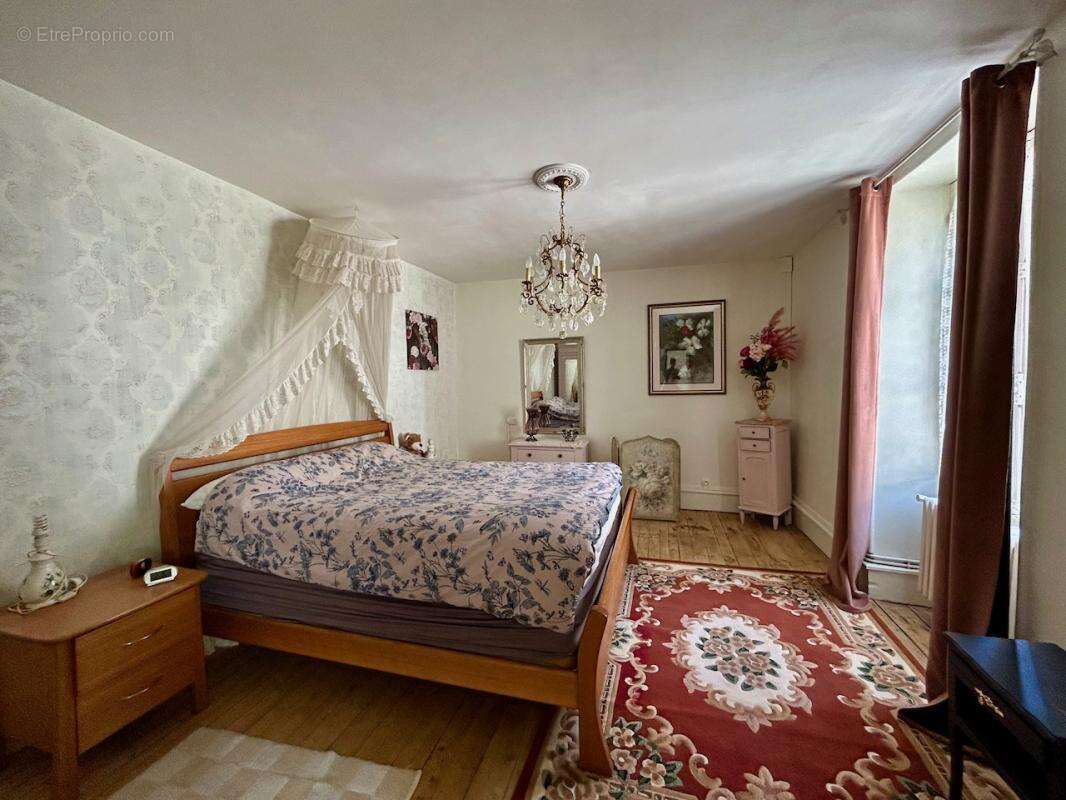 Maison de Maître rénovée de 5 chambres avec piscine et garag - photo 11