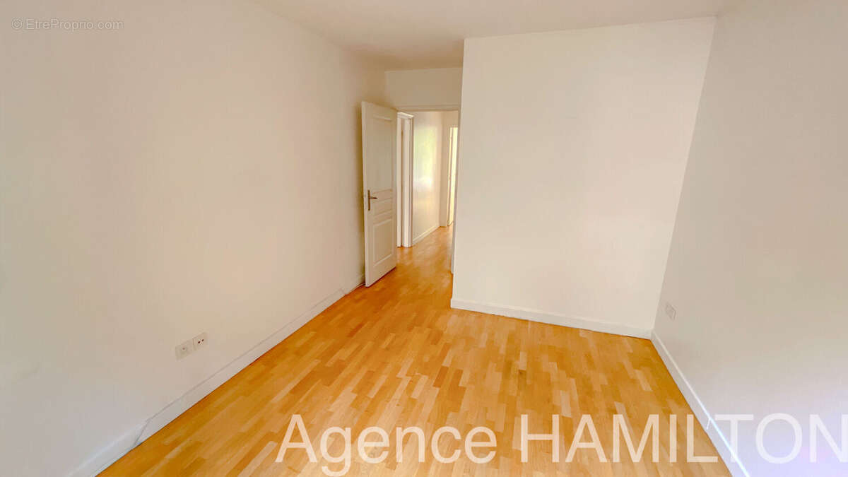Garches Mairie, T5 de 116m2 4 chambres et parking - photo 15
