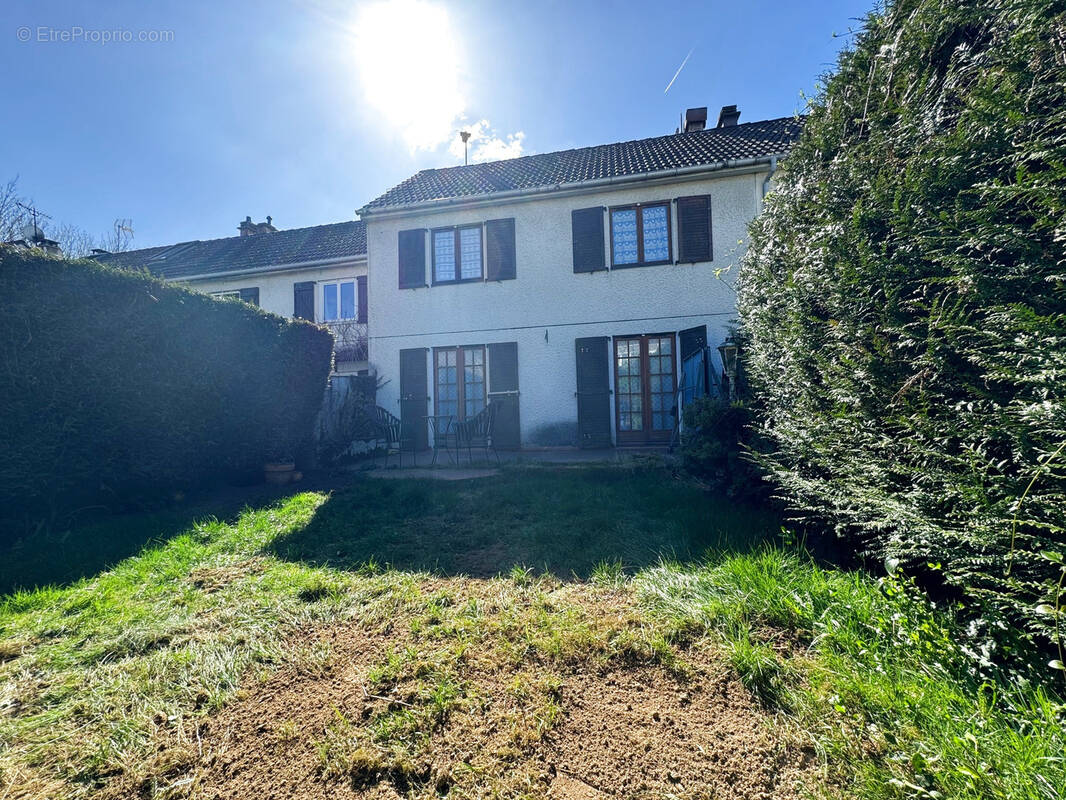 Maison à MARLY-LA-VILLE