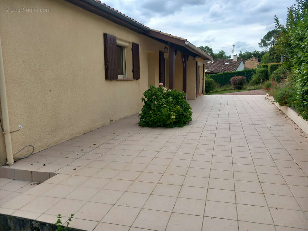 Exclusivité - villa f4 avec piscine - photo 8