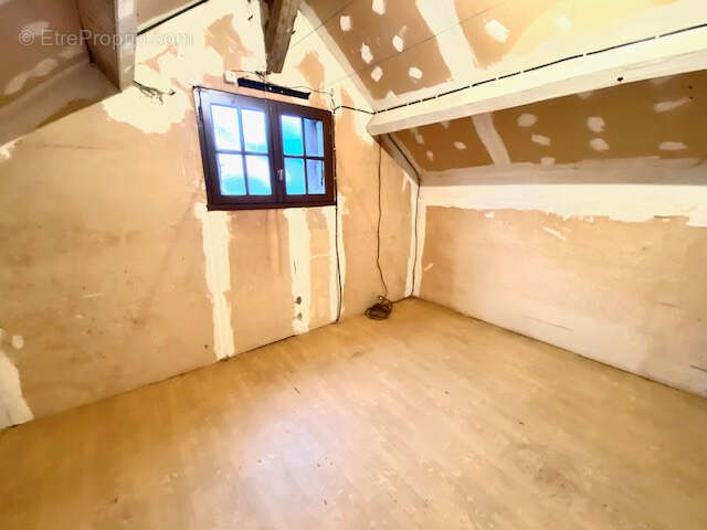 Nogent le roi - centre - photo 12