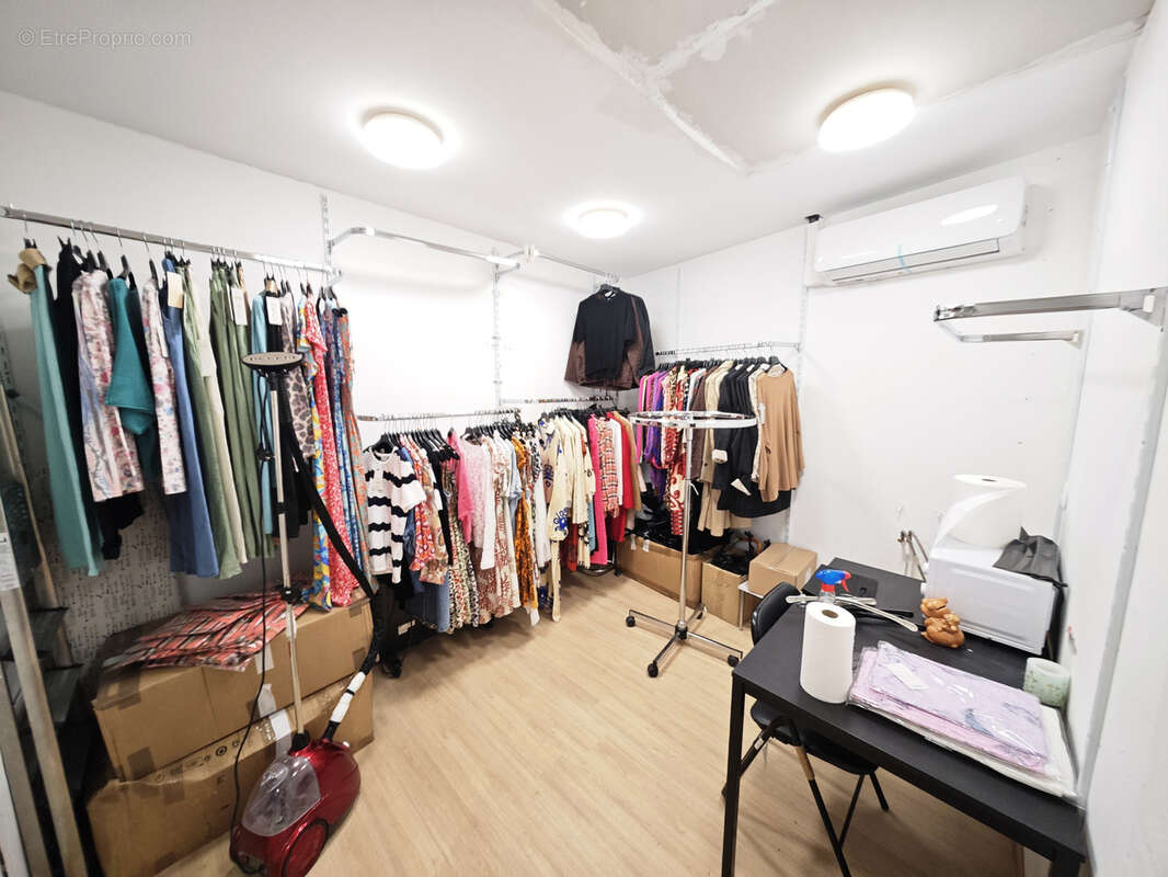 Commerce à LA MADELEINE