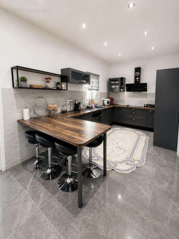 Villa T6 de standing avec piscine - photo 5